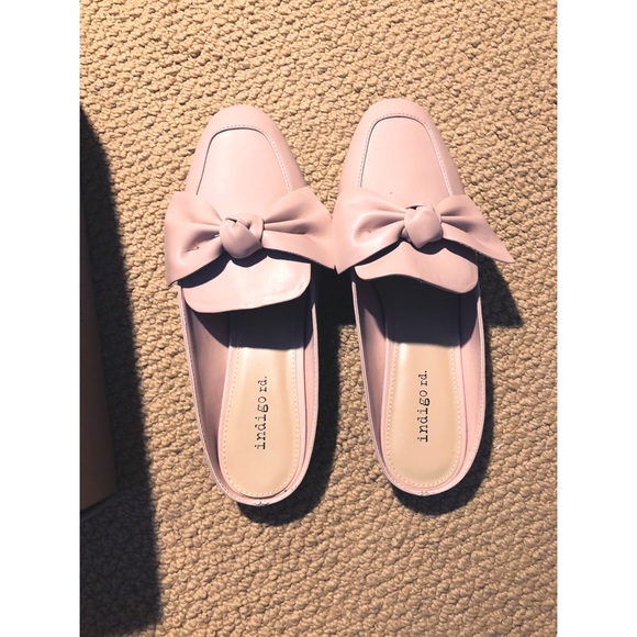 Indigo Rd. Shoes - New w/box baby pink bow mules/loafers 🎀